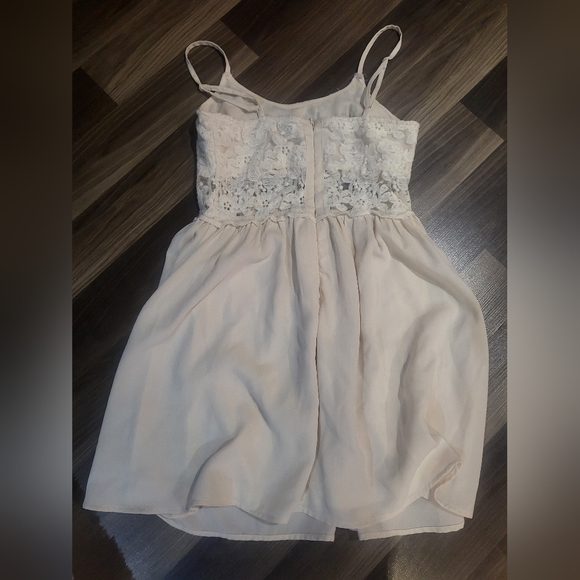 Dress - Picture 2 of 3